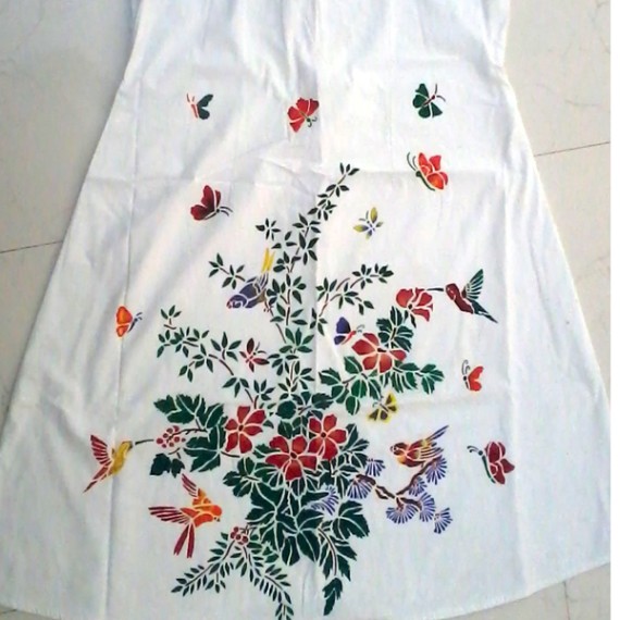 https://kvdesigners.npaym.com/products/hand-painting-on-fabric-010